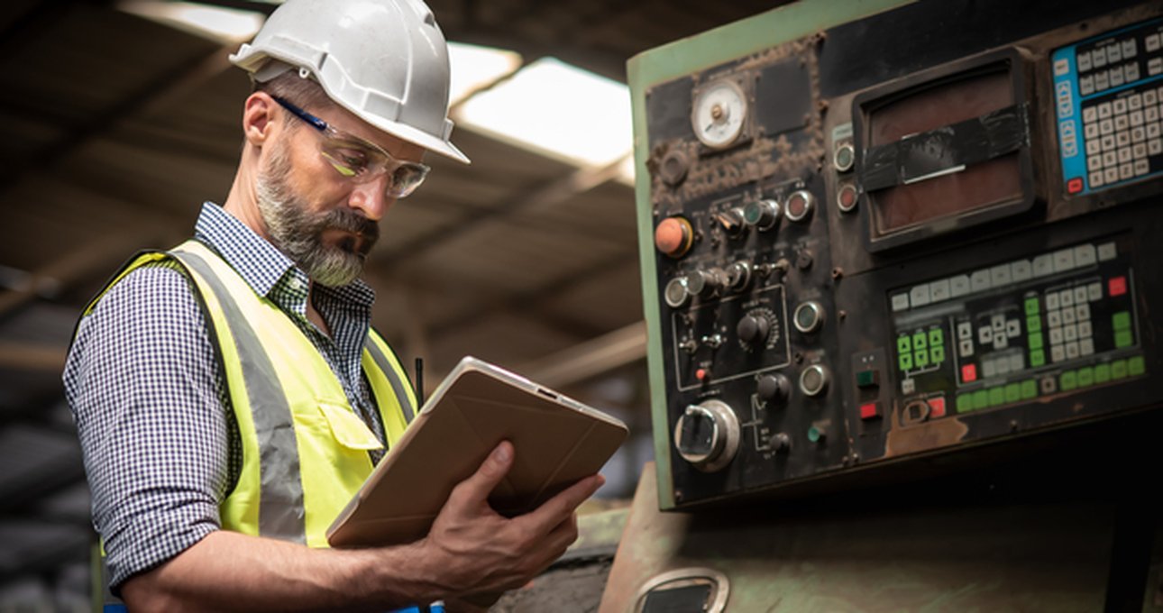 Preventing Unplanned Downtime Through Early Signal Detection